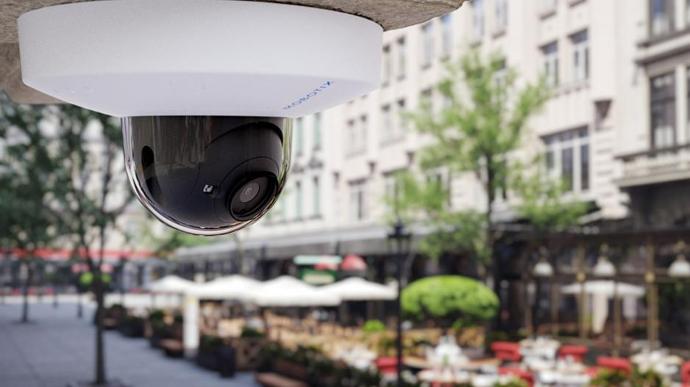 Mobotix D71 var aprīkot ar skata leņķi no 15 līdz 95°